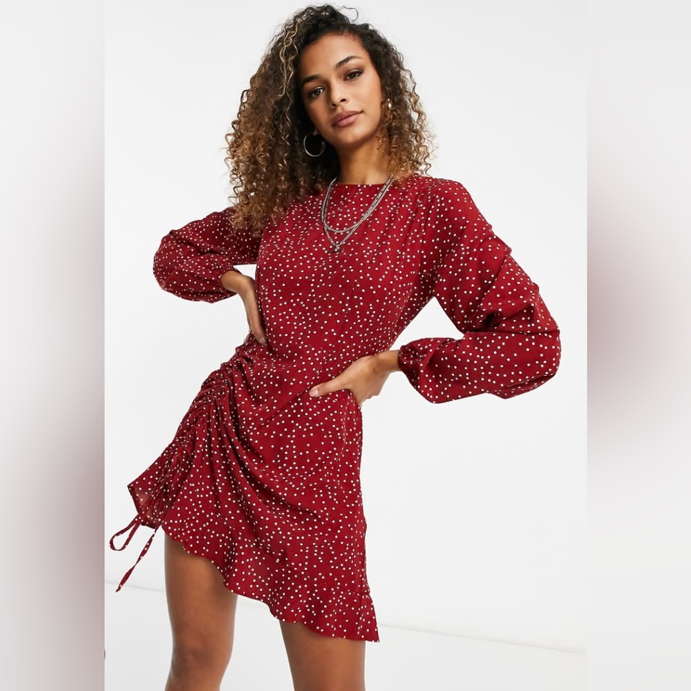 NWT MISSGUIDED beautiful Maroon Polka Dot Ruched “short sleeved”Tea Mini Dress